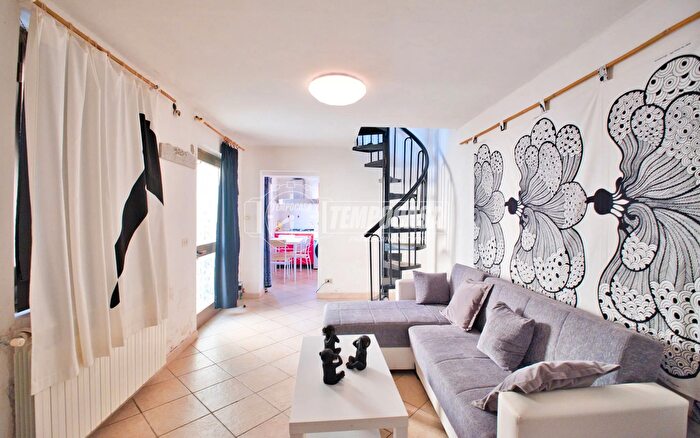 Casa trilocale in vendita in Novara