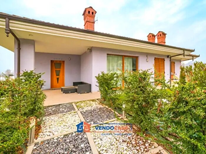 Casa con 5 locali in vendita in Strada Orti, Bra