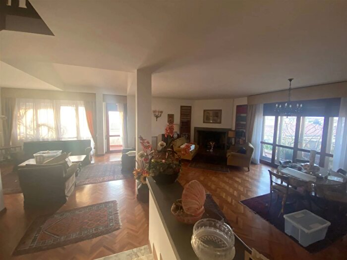 Appartamento con 7 locali in vendita in Pisa