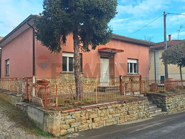 Casa con 5 locali in vendita in Via Europa, Civitella In Val Di Chiana