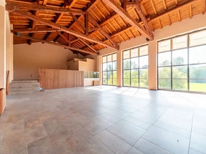 Casa con 6 locali in vendita in Strada Budellungo, Parma