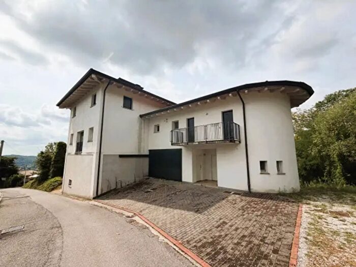 Casa con 6 locali in vendita in Via Coia di Levante, Tarcento