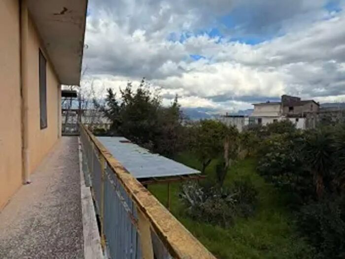 Casa con 6 locali in vendita in Via degli Albertini Snc, Nola