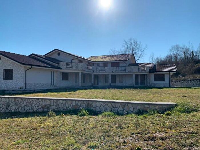 Casa con 6 locali in vendita in Strada Provinciale Accesso a Casalvieri, Casalvieri