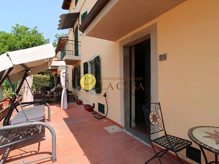 Casa con 7 locali in vendita in Reggello