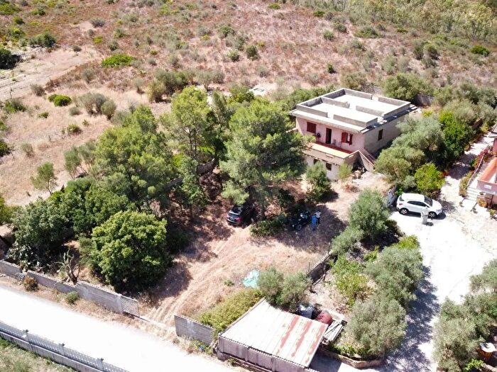 Casa con 6 locali in vendita in Sant'Anna Arresi