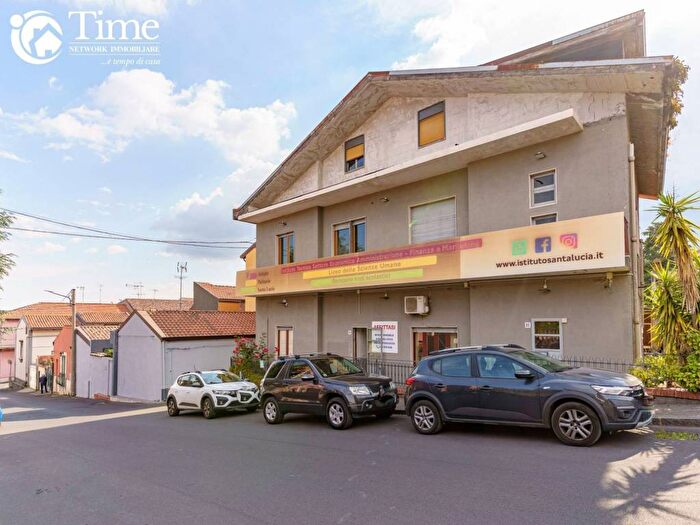 Casa con 6 locali in affitto in Via Fratelli Gemmellaro, Nicolosi