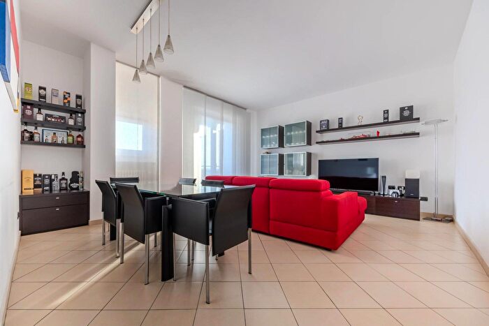 Appartamento trilocale in vendita in Baranzate