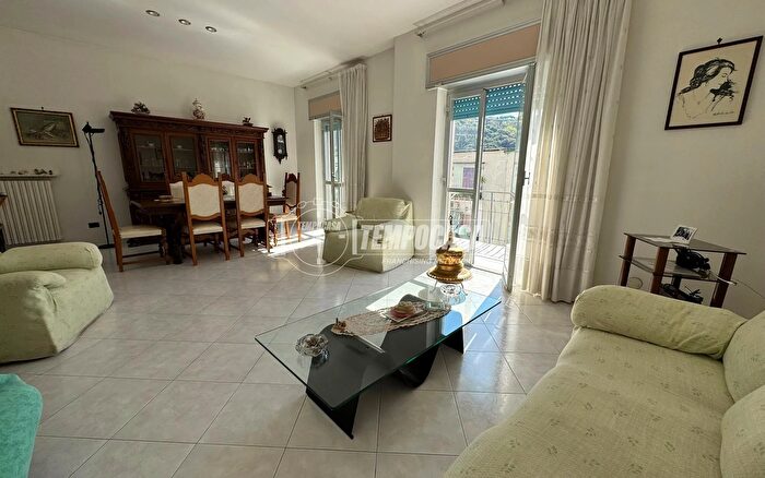 Appartamento quadrilocale in vendita in Via Giuseppe Testa, Napoli