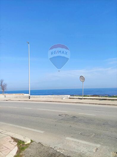 Casa con 6 locali in vendita in Strada Statale Complanare Ovest Via Giovine, Bari