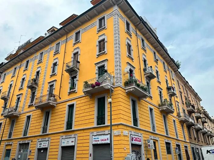 Appartamento trilocale in vendita in Via Pietro Crespi, Milano