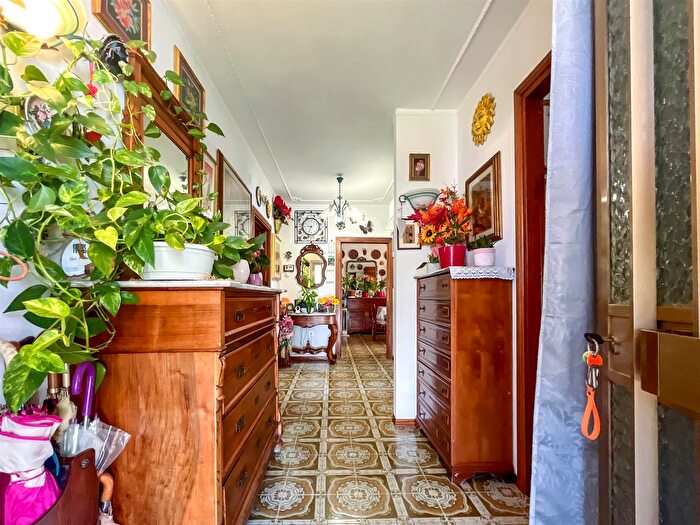 Appartamento con 6 locali in vendita in Cecina