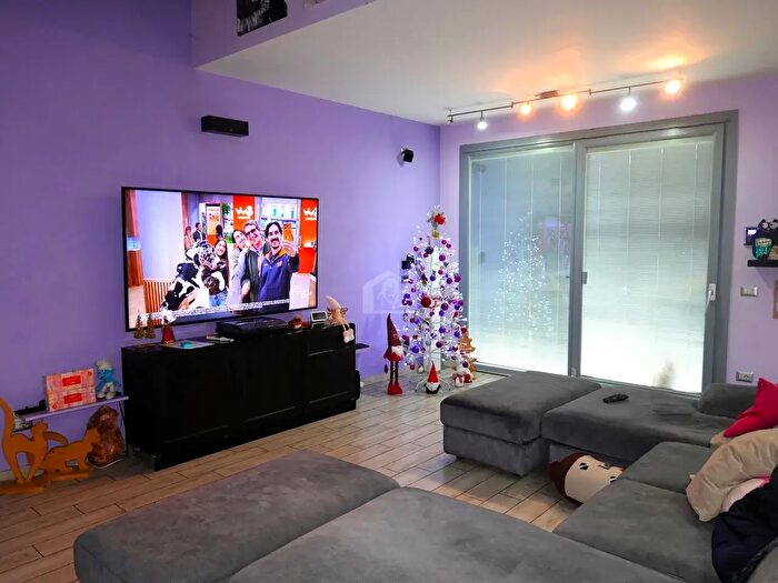 Casa con 5 locali in vendita in Suzzara