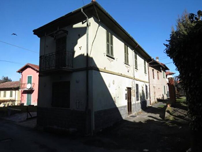 Casa quadrilocale in vendita in Vico Pratoverde, Arquata Scrivia