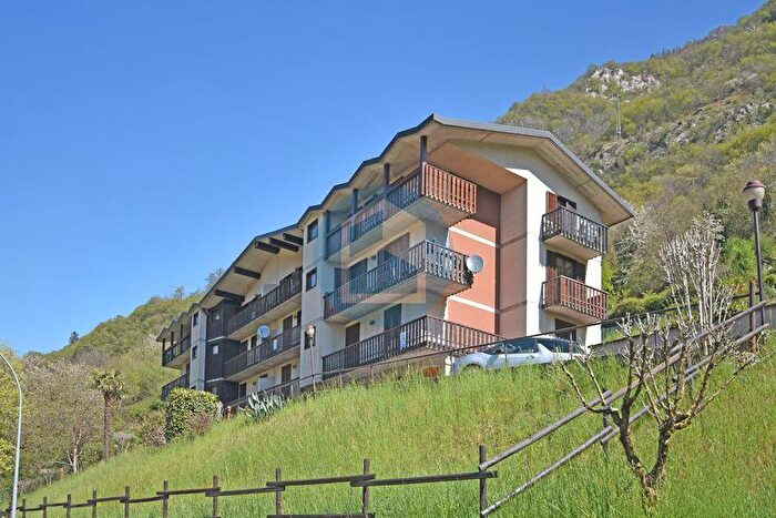 Appartamento trilocale in vendita in Via Lorenzetti, Angolo Terme