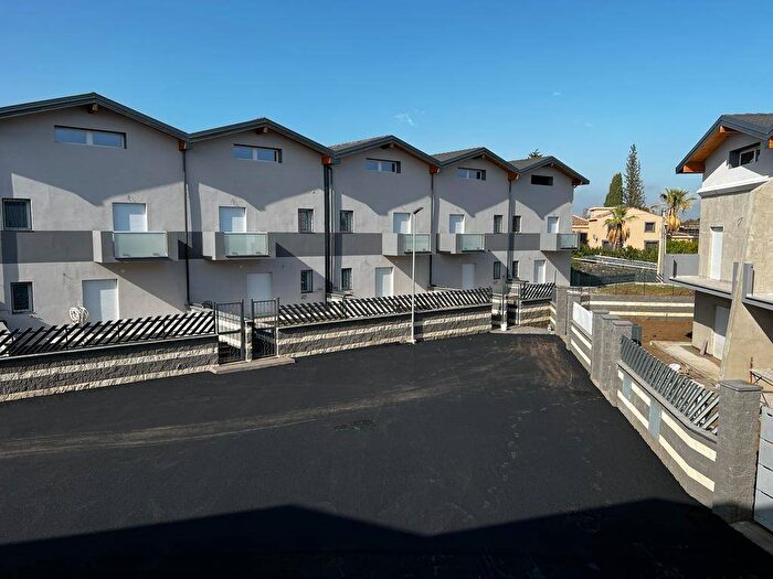 Casa con 6 locali in vendita in Via Carrara, Centro, San Giovanni la Punta