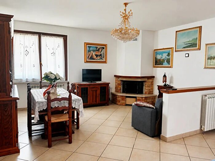 Appartamento trilocale in affitto in Santo Stefano Di Magra