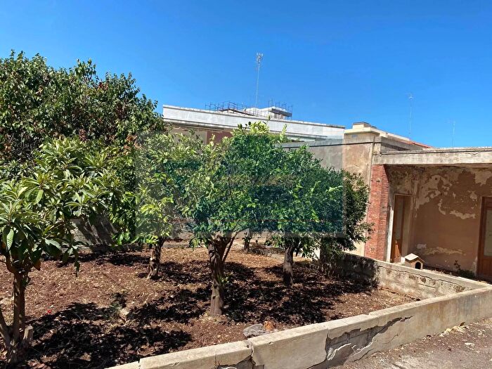 Casa con 5 locali in vendita in Siracusa
