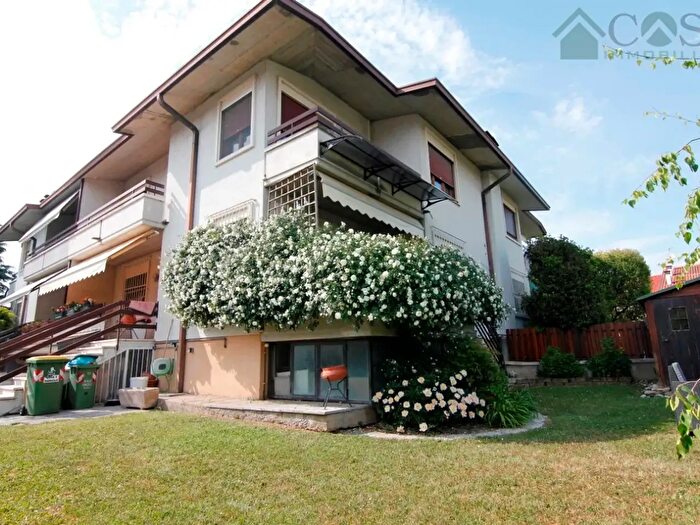Casa con 7 locali in vendita in Via Caselle, Caldogno