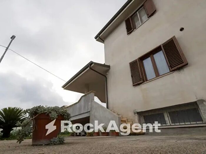 Casa con 6 locali in vendita in Via Roberto Niederer, Soveria Simeri