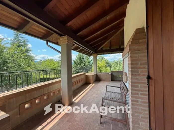 Casa con 6 locali in vendita in Albareto