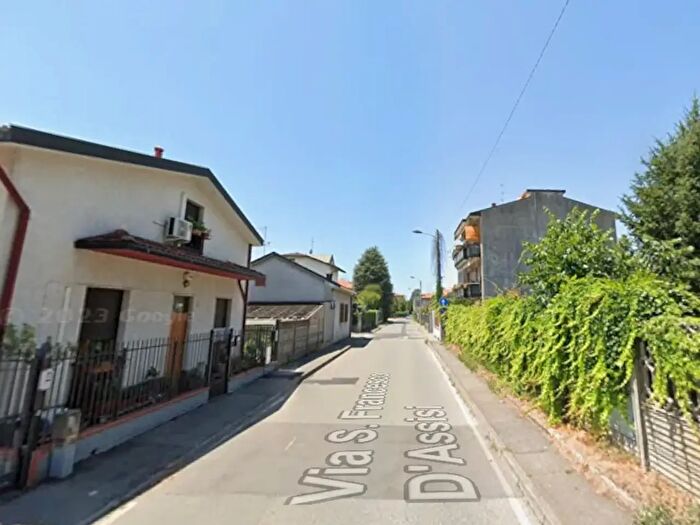 Case in Vendita e in Affitto - 2