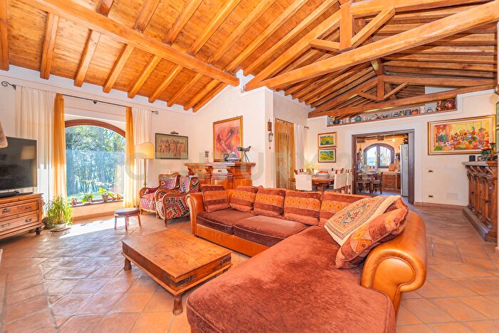 Casa in vendita in Via Santa Lucia, Morlupo