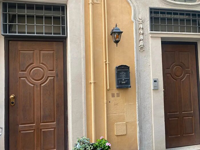 Appartamento bilocale in affitto in Via della Mercede, Roma