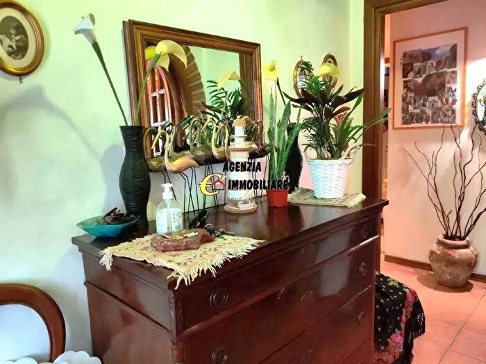 Appartamento con 6 locali in vendita in Via del Trebbiano, Camaiore