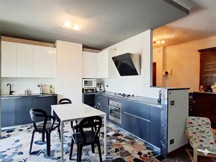 Appartamento trilocale in vendita in Strada Langhirano, Parma