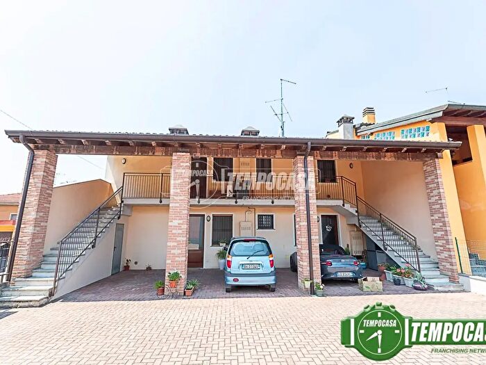 Appartamento trilocale in vendita in Via Roma, Casale Cremasco Vidolasco