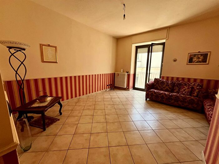 Appartamento con 5 locali in vendita in Via Rimmaudo Ragusa, Ragusa