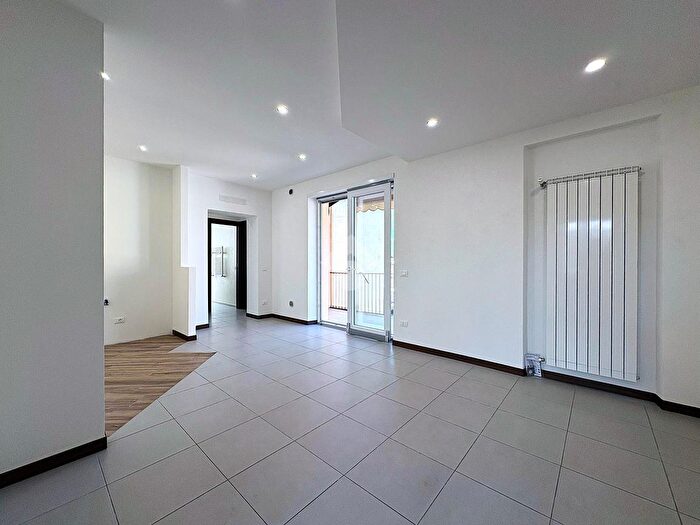 Appartamento trilocale in vendita in Appartamento Via Enrico Fermi, Fondi