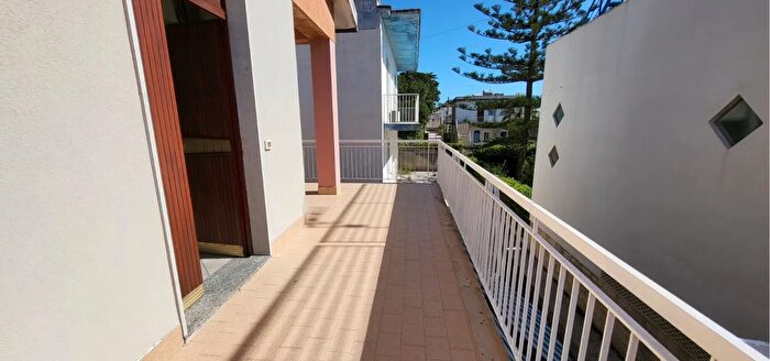 Casa con 10 locali in vendita in Noto