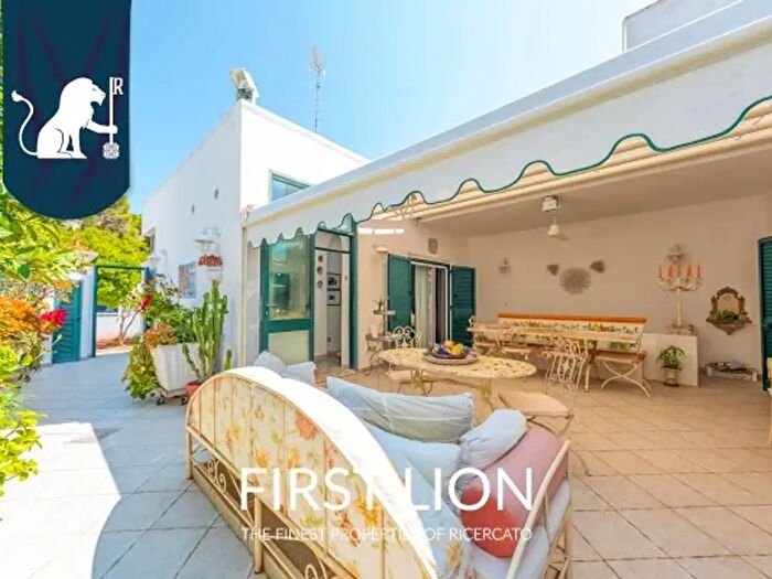 Casa con 6 locali in vendita in Via Scorpio, Otranto