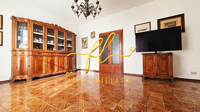 Appartamento con 5 locali in vendita in Rosignano Marittimo