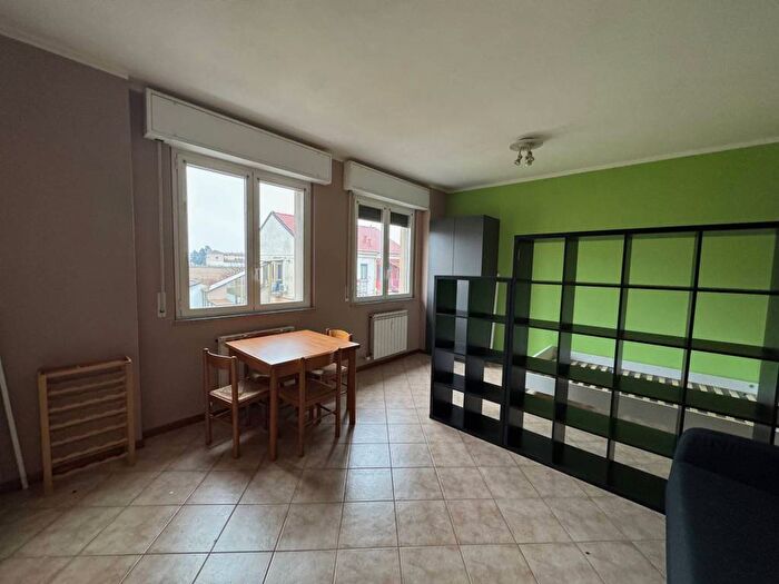 Appartamento monolocale in affitto in Via Fratelli Picchioni, Viale Cremona, Pavia