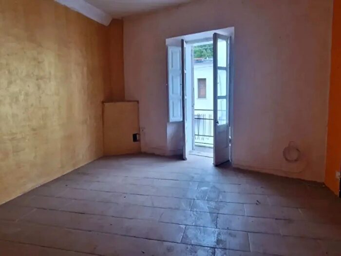 Casa con 7 locali in vendita in Bussi Sul Tirino