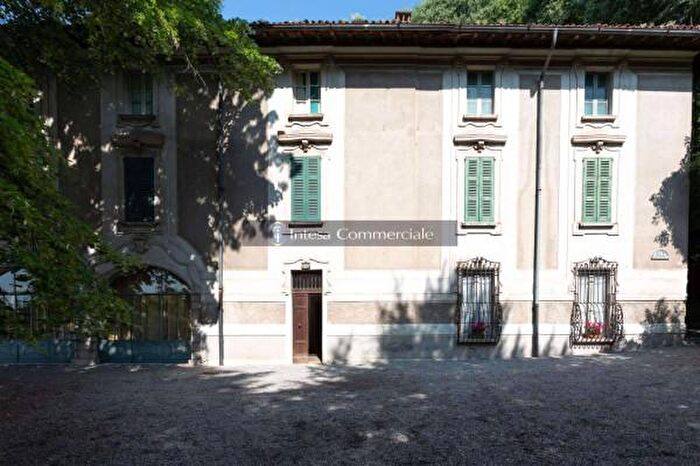 Casa con 6 locali in vendita in Brescia