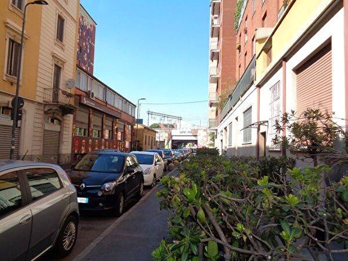 Appartamento monolocale in affitto in Via San Faustino, Ortica, Milano