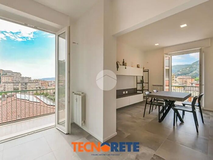 Appartamento quadrilocale in vendita in Via Paolo Bentivoglio, La Spezia