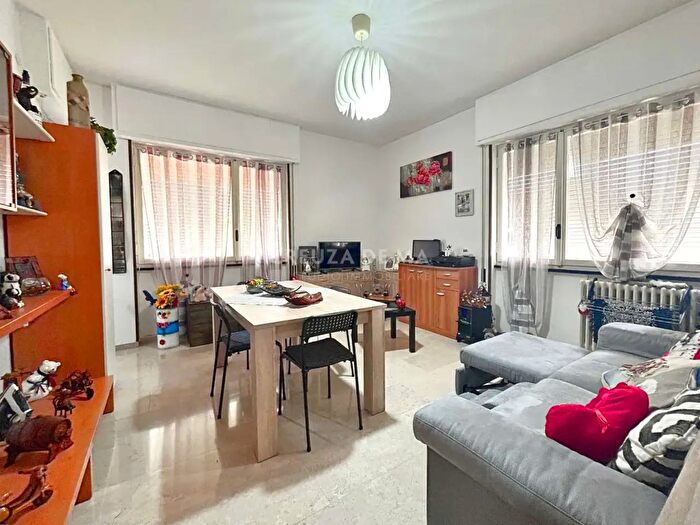 Appartamento quadrilocale in vendita in Via Silvio Pellico, Rapallo