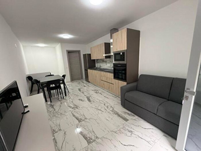 Appartamento bilocale in affitto in Via Settembre, Catanzaro