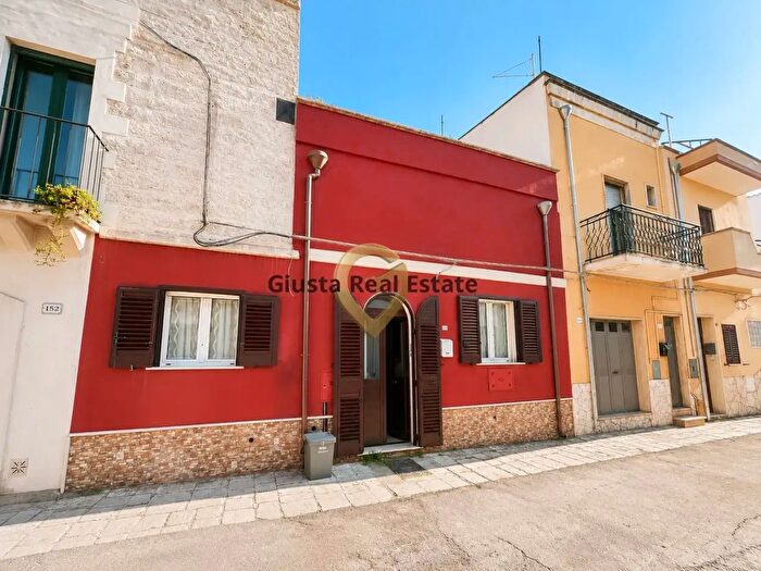 Casa trilocale in vendita in Via Caterina Scazzeri, Latiano