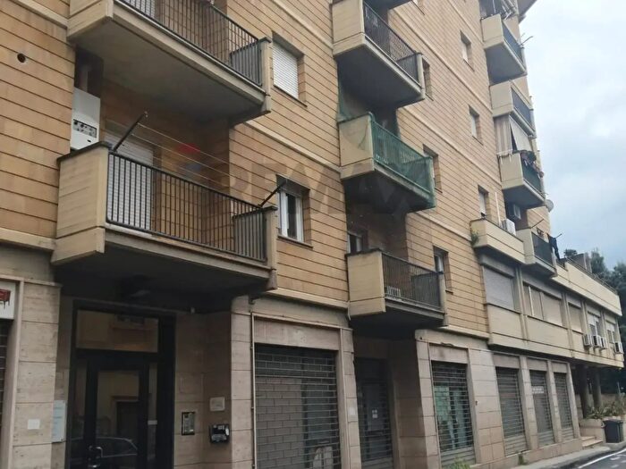 Appartamento con 5 locali in vendita in Via Regina Elena, Caltanissetta