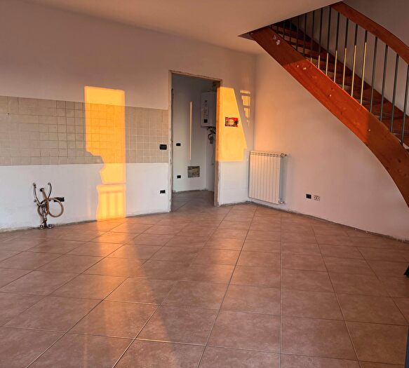 Appartamento quadrilocale in vendita in Via Aprile, Suno