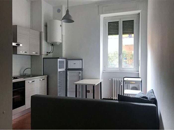 Appartamento monolocale in affitto in Via Gabriele DAnnunzio, Ticinese, Milano