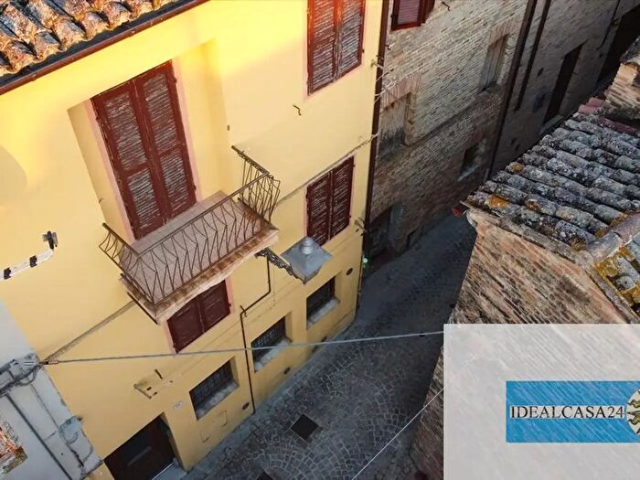 Casa con 5 locali in vendita in Treia Via XX Settembre, Treia