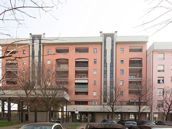 Appartamento trilocale in vendita in Piazza Bernini, Cormano