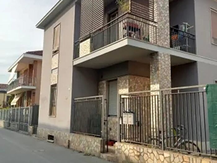 Appartamento trilocale in affitto in Via Poligonia, Alessandria